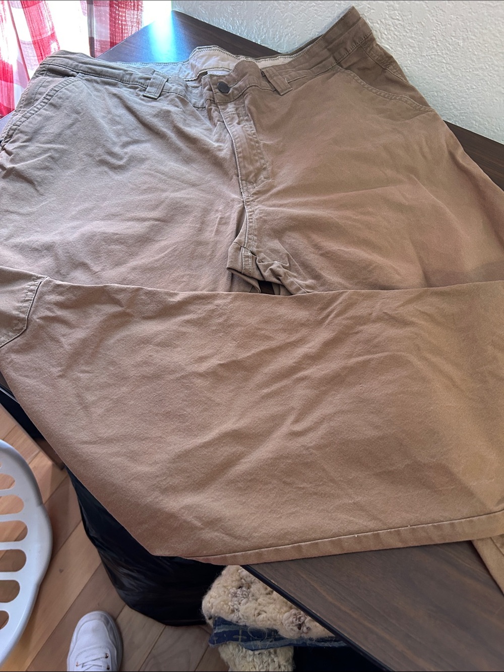 Columbia Men's Tan Casual Pants with Olive Stitching